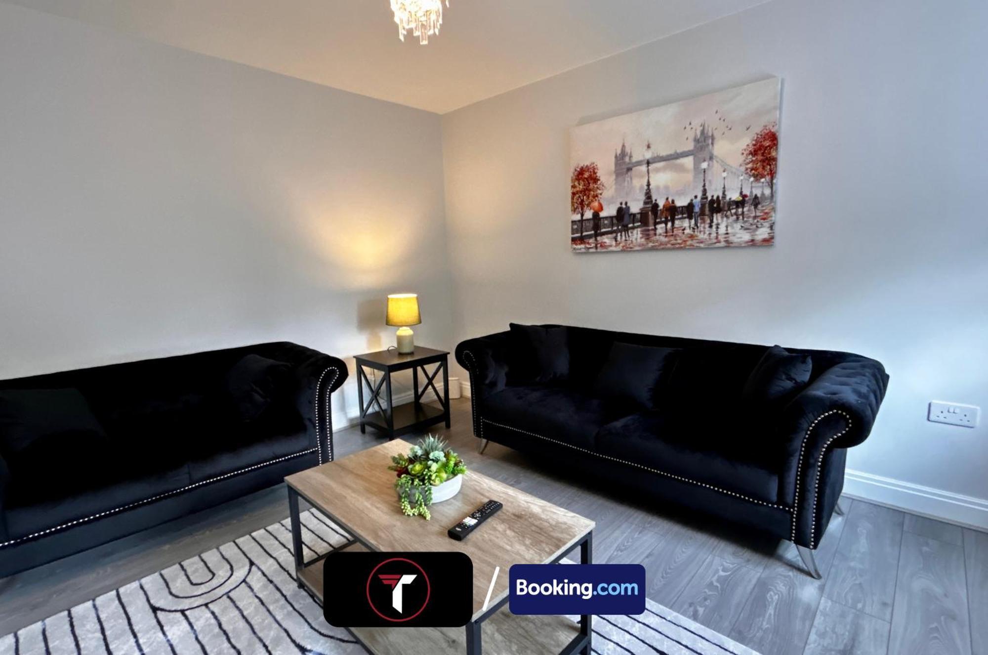 Spacious 4 Bedroom By Tara Stays Short Lets & Serviced Accommodation Aldershot With Free Wifi & Garden Εξωτερικό φωτογραφία