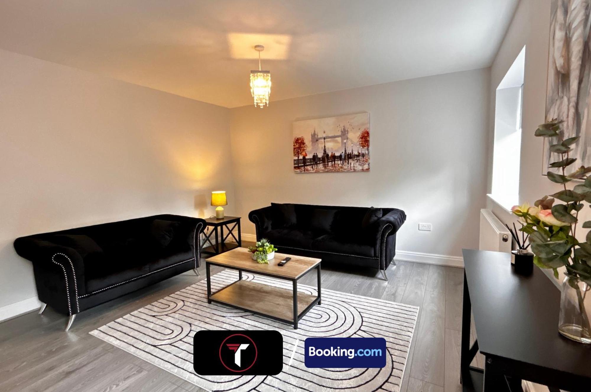 Spacious 4 Bedroom By Tara Stays Short Lets & Serviced Accommodation Aldershot With Free Wifi & Garden Εξωτερικό φωτογραφία