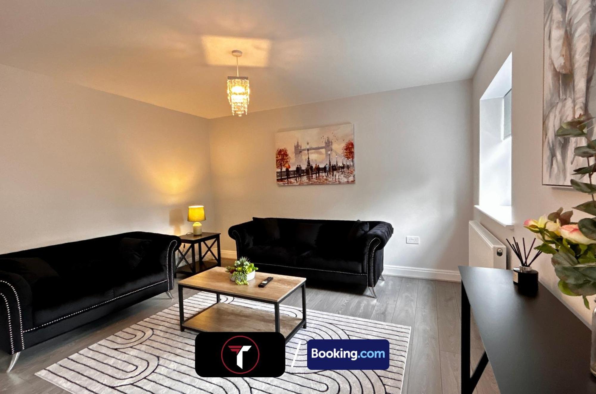 Spacious 4 Bedroom By Tara Stays Short Lets & Serviced Accommodation Aldershot With Free Wifi & Garden Εξωτερικό φωτογραφία