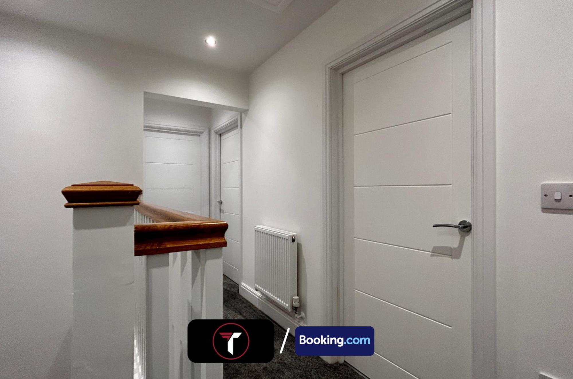 Spacious 4 Bedroom By Tara Stays Short Lets & Serviced Accommodation Aldershot With Free Wifi & Garden Εξωτερικό φωτογραφία